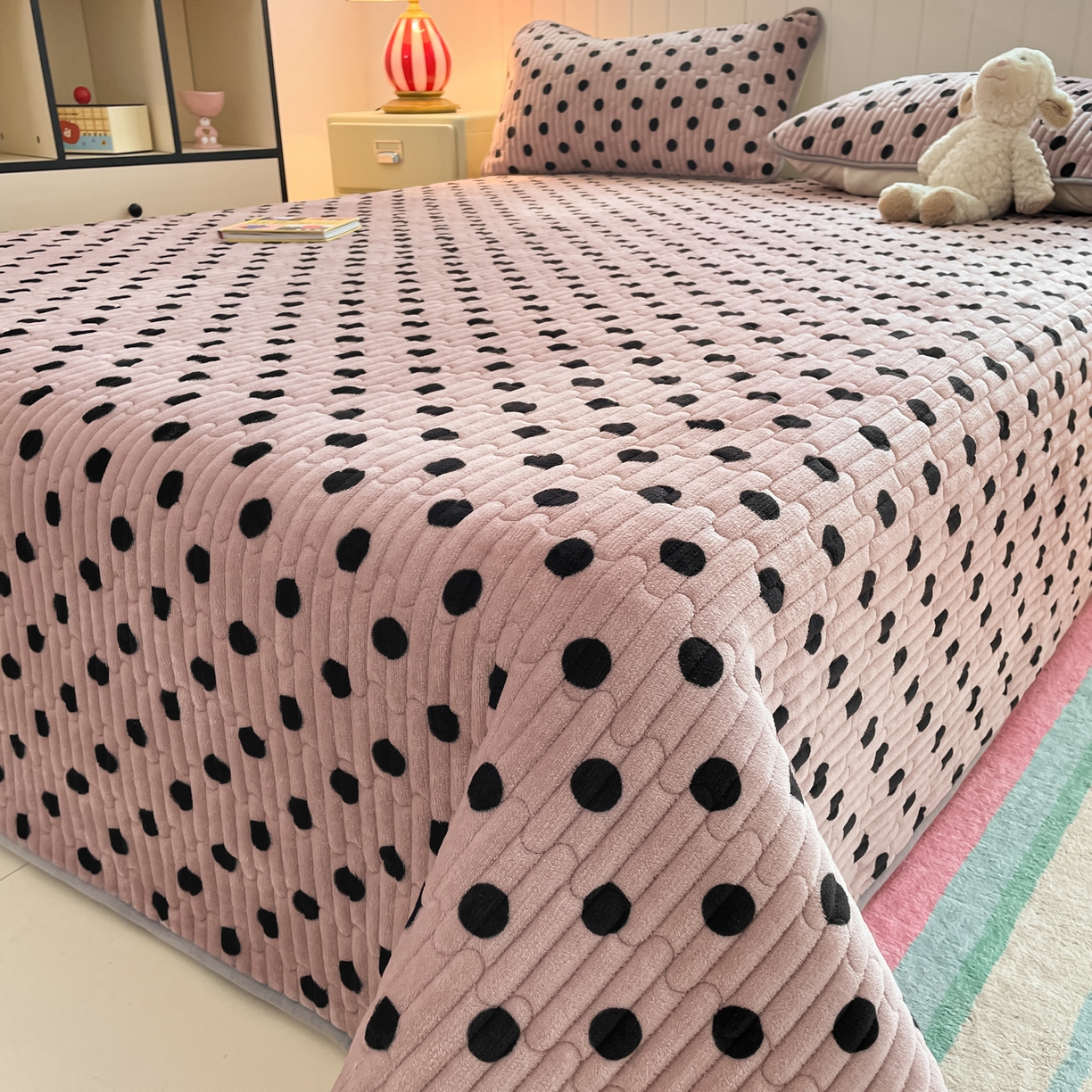 91家纺网 家纺一手货源 找家纺 贝扬思家纺 2025新款高克重牛奶绒豆豆被套床盖四件套-悦心系列 悦心-紫珍珠