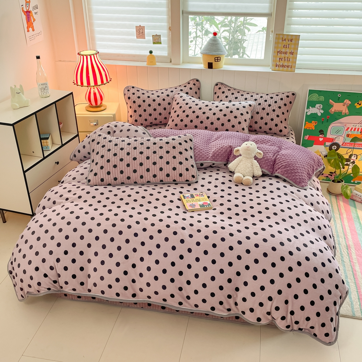 91家纺网 家纺一手货源 找家纺 贝扬思家纺 2025新款高克重牛奶绒豆豆被套床盖四件套-悦心系列 悦心-紫珍珠