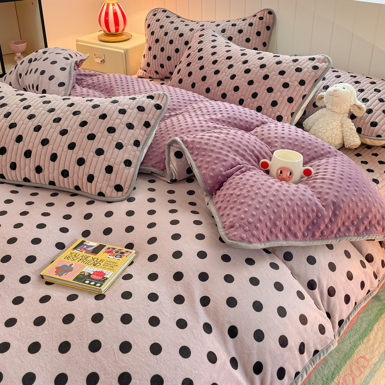 91家纺网 家纺一手货源 找家纺 贝扬思家纺 2025新款高克重牛奶绒豆豆被套床盖四件套-悦心系列 悦心-紫珍珠