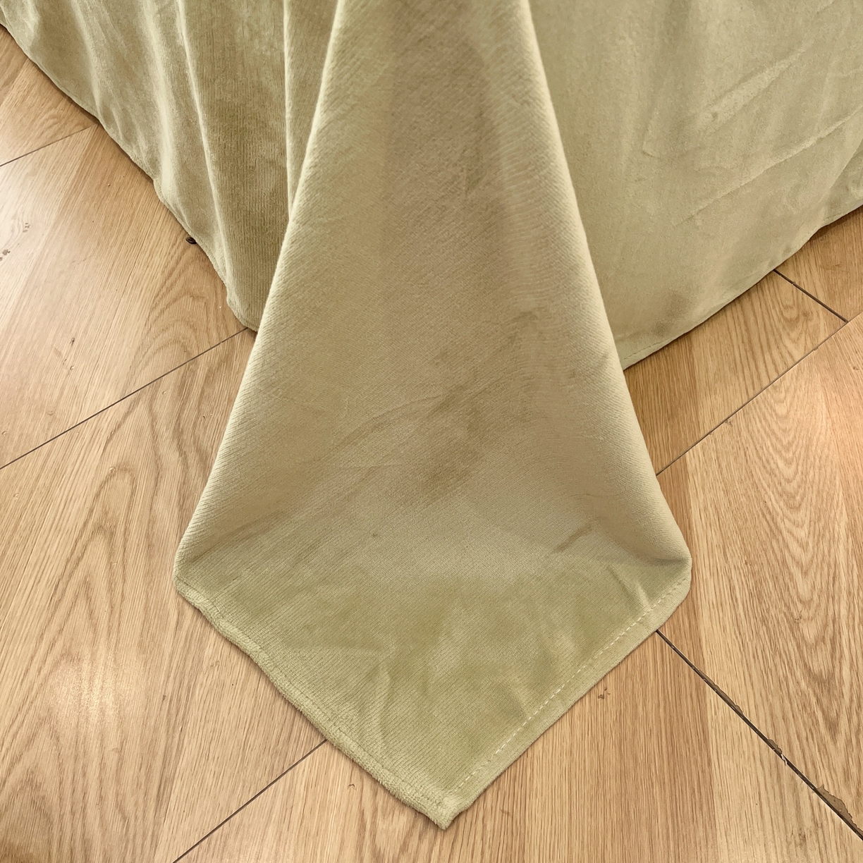 91家纺网 家纺一手货源 找家纺 金爱家 2025新款全消光牛奶绒A类赫本风纯色獭兔毛绒立体牛奶绒四件套 兔毛-树枝棕色