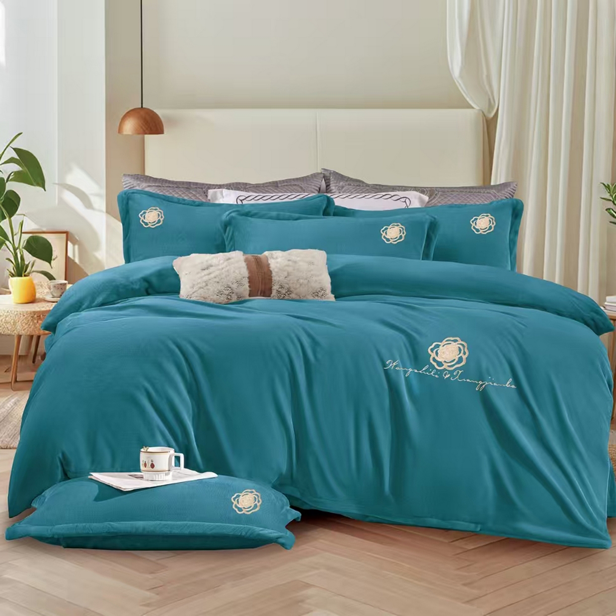 （总）小叮当家纺仓储工厂店 2025新款亲肤舒适加厚刺绣款牛奶绒四件套