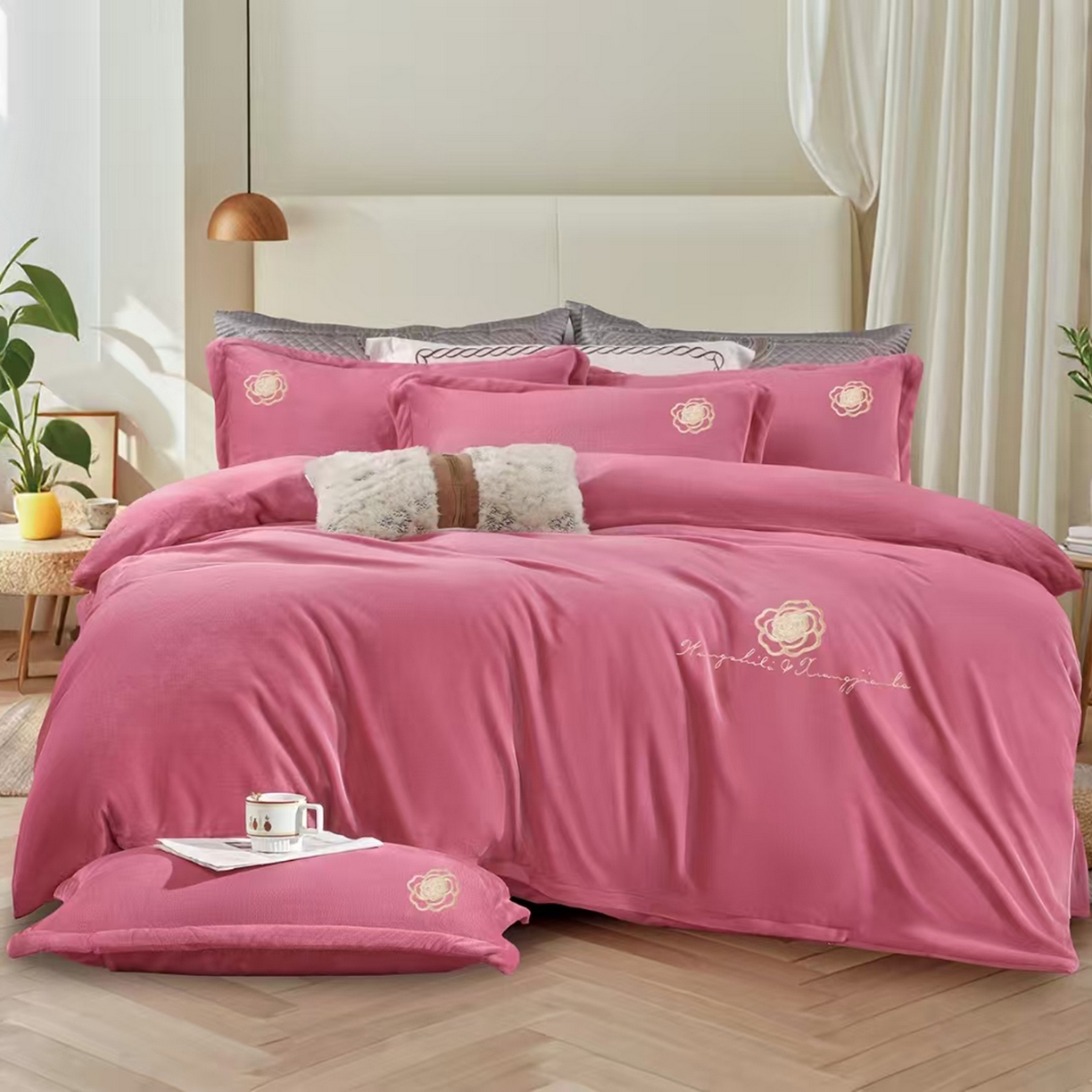 小叮当家纺仓储工厂店 2025新款亲肤舒适加厚刺绣款牛奶绒四件套 玫色