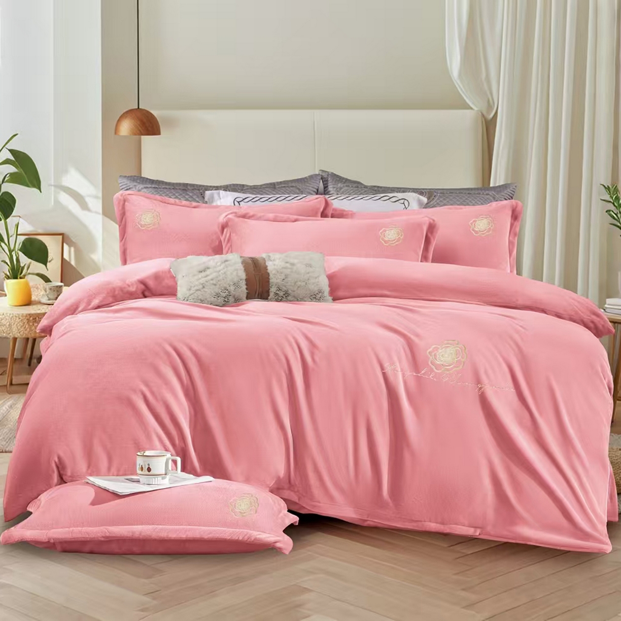 小叮当家纺仓储工厂店 2025新款亲肤舒适加厚刺绣款牛奶绒四件套 粉色