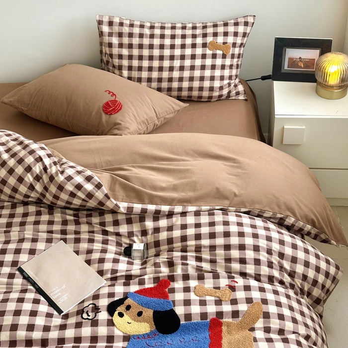 91家纺网 家纺一手货源 找家纺 如意朵 2025新款全棉纯棉磨毛绣花四件套-风格一 毛线小狗