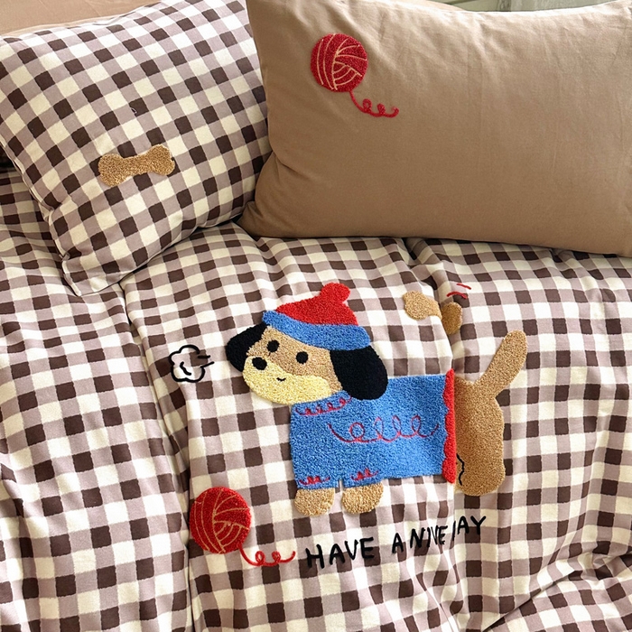 91家纺网 家纺一手货源 找家纺 如意朵 2025新款全棉纯棉磨毛绣花四件套-风格一 毛线小狗