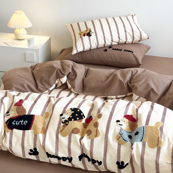 91家纺网 家纺一手货源 找家纺 如意朵 2025新款全棉纯棉磨毛绣花四件套-风格一 快乐小狗