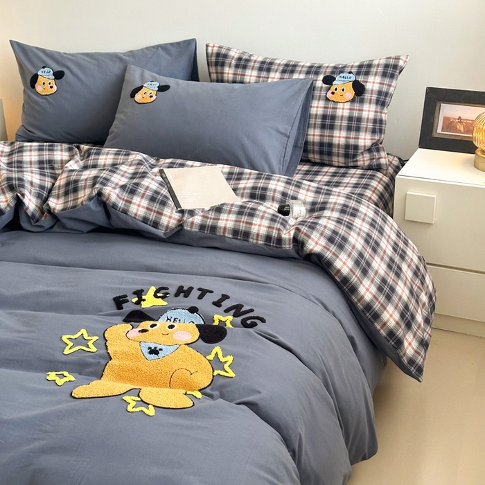 91家纺网 家纺一手货源 找家纺 如意朵 2025新款全棉纯棉磨毛绣花四件套-风格一 加油小狗