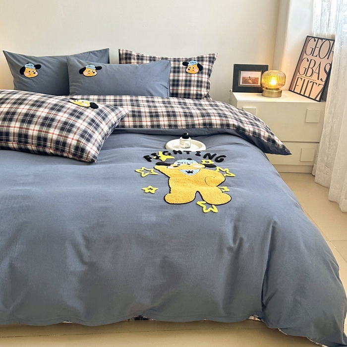 91家纺网 家纺一手货源 找家纺 如意朵 2025新款全棉纯棉磨毛绣花四件套-风格一 加油小狗