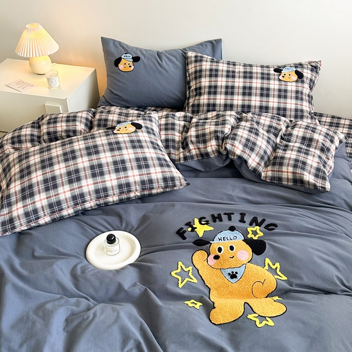 91家纺网 家纺一手货源 找家纺 如意朵 2025新款全棉纯棉磨毛绣花四件套-风格一 加油小狗