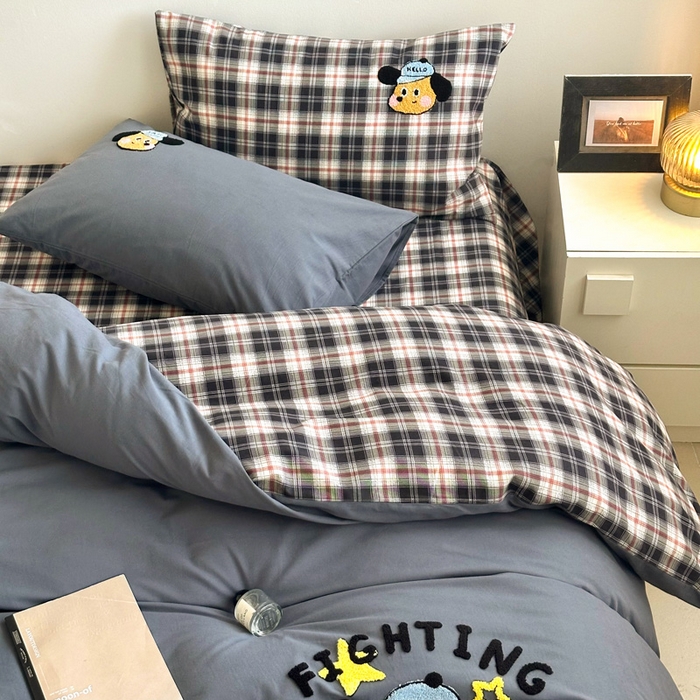 91家纺网 家纺一手货源 找家纺 如意朵 2025新款全棉纯棉磨毛绣花四件套-风格一 加油小狗