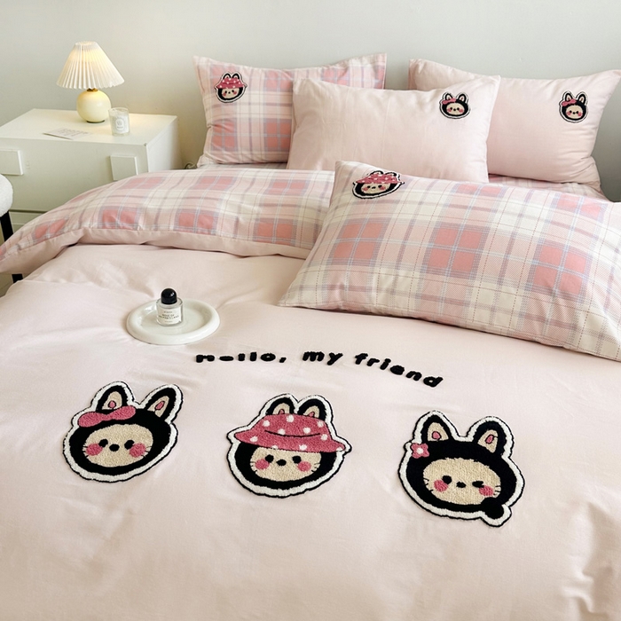 91家纺网 家纺一手货源 找家纺 如意朵 2025新款全棉纯棉磨毛绣花四件套-风格一 萌布布粉