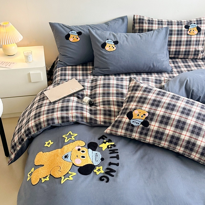 91家纺网 家纺一手货源 找家纺 如意朵 2025新款全棉纯棉磨毛绣花四件套-风格一 加油小狗