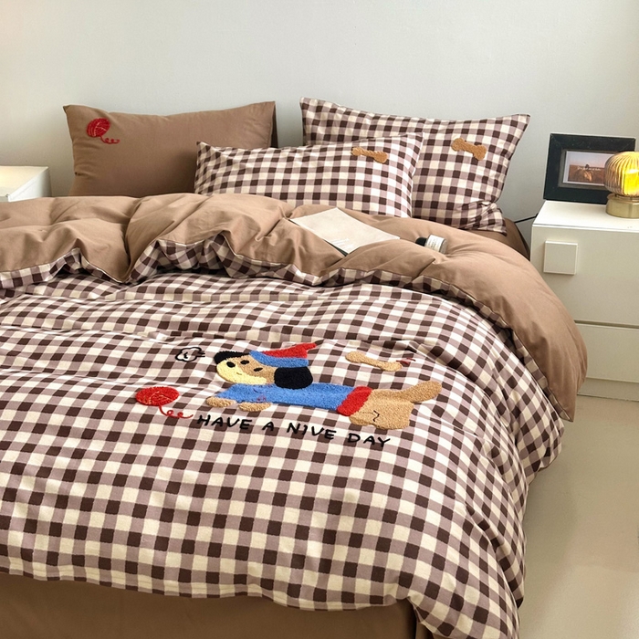 91家纺网 家纺一手货源 找家纺 如意朵 2025新款全棉纯棉磨毛绣花四件套-风格一 毛线小狗