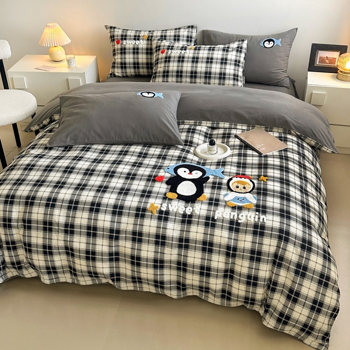 91家纺网 家纺一手货源 找家纺 如意朵 2025新款全棉纯棉磨毛绣花四件套-风格一 企鹅宝宝