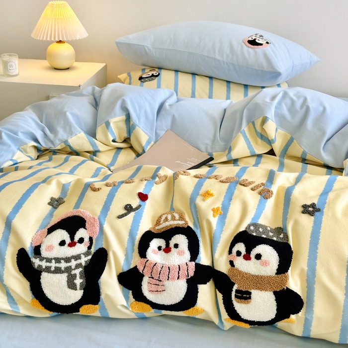 91家纺网 家纺一手货源 找家纺 如意朵 2025新款全棉纯棉磨毛绣花四件套-风格一 三只企鹅