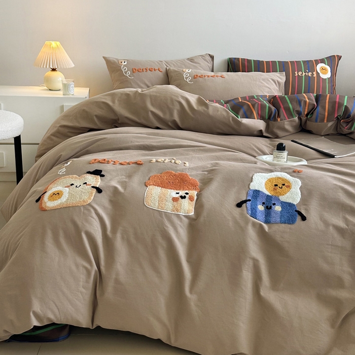 91家纺网 家纺一手货源 找家纺 如意朵 2025新款全棉纯棉磨毛绣花四件套-风格一 美味吐司