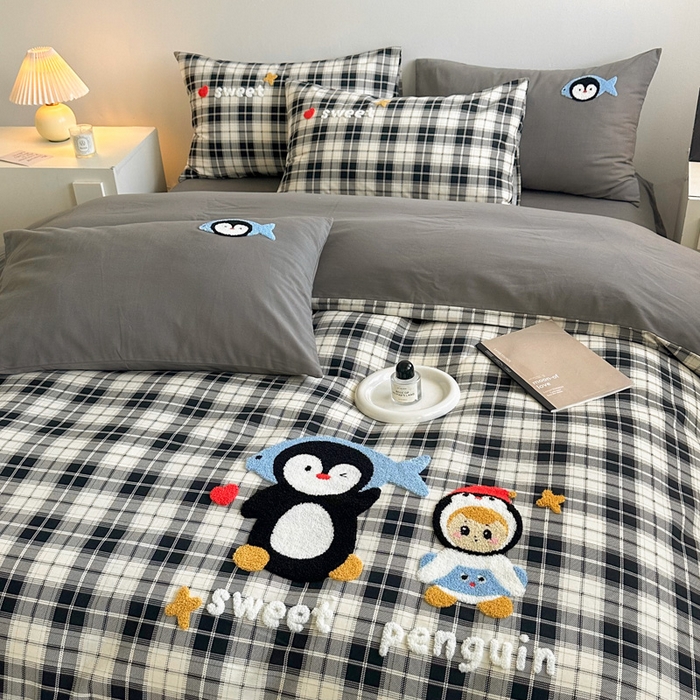 91家纺网 家纺一手货源 找家纺 如意朵 2025新款全棉纯棉磨毛绣花四件套-风格一 企鹅宝宝