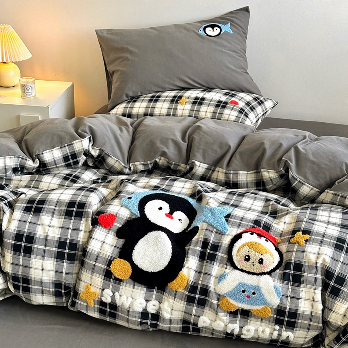 91家纺网 家纺一手货源 找家纺 如意朵 2025新款全棉纯棉磨毛绣花四件套-风格一 企鹅宝宝