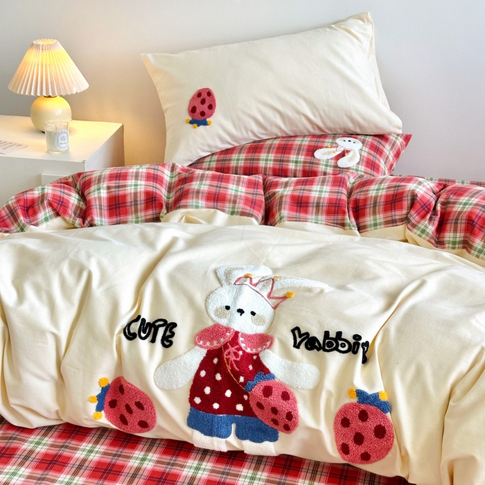 91家纺网 家纺一手货源 找家纺 如意朵 2025新款全棉纯棉磨毛绣花四件套-风格一 草莓兔兔