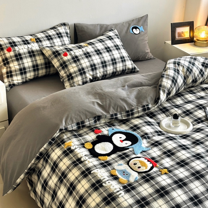 91家纺网 家纺一手货源 找家纺 如意朵 2025新款全棉纯棉磨毛绣花四件套-风格一 企鹅宝宝