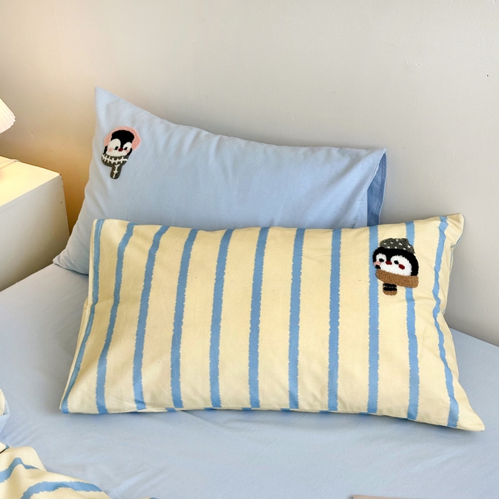 91家纺网 家纺一手货源 找家纺 如意朵 2025新款全棉纯棉磨毛绣花四件套-风格一 三只企鹅