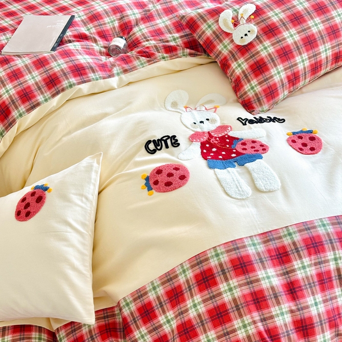 91家纺网 家纺一手货源 找家纺 如意朵 2025新款全棉纯棉磨毛绣花四件套-风格一 草莓兔兔