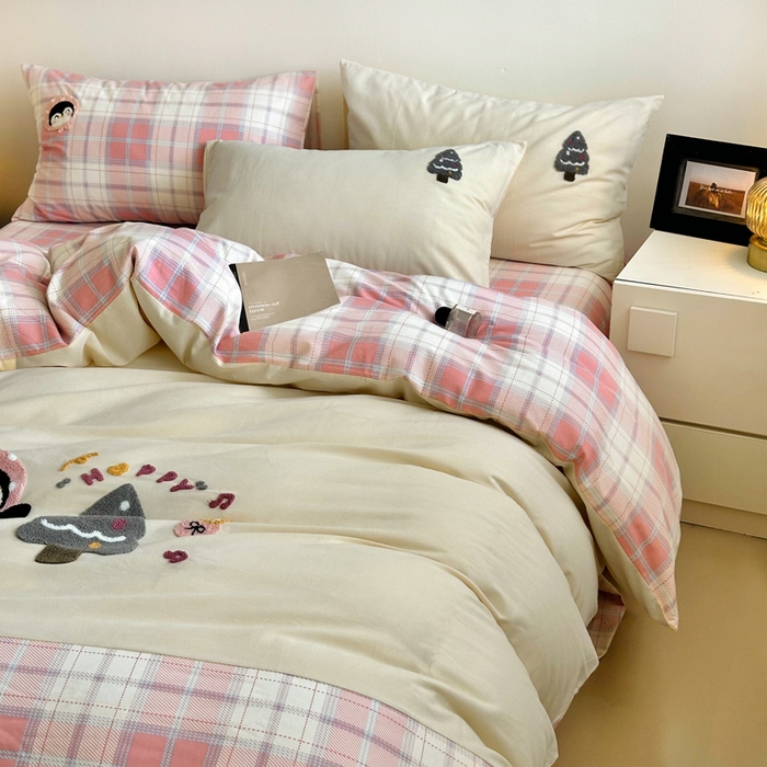 91家纺网 家纺一手货源 找家纺 如意朵 2025新款全棉纯棉磨毛绣花四件套-风格一 音乐企鹅