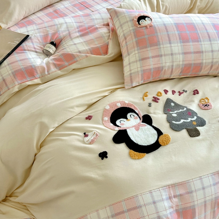 91家纺网 家纺一手货源 找家纺 如意朵 2025新款全棉纯棉磨毛绣花四件套-风格一 音乐企鹅