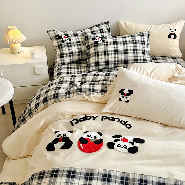 91家纺网 家纺一手货源 找家纺 如意朵 2025新款全棉纯棉磨毛绣花四件套-风格一 苹果熊猫