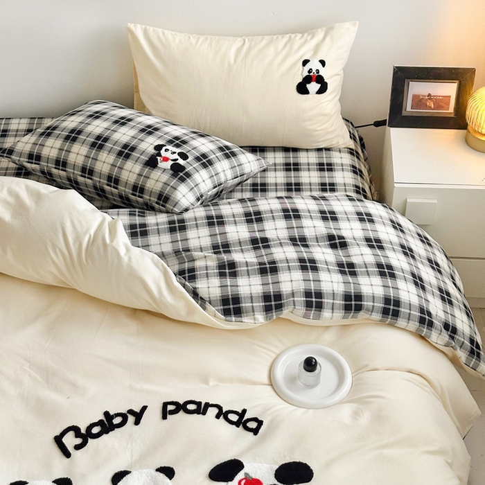 91家纺网 家纺一手货源 找家纺 如意朵 2025新款全棉纯棉磨毛绣花四件套-风格一 苹果熊猫