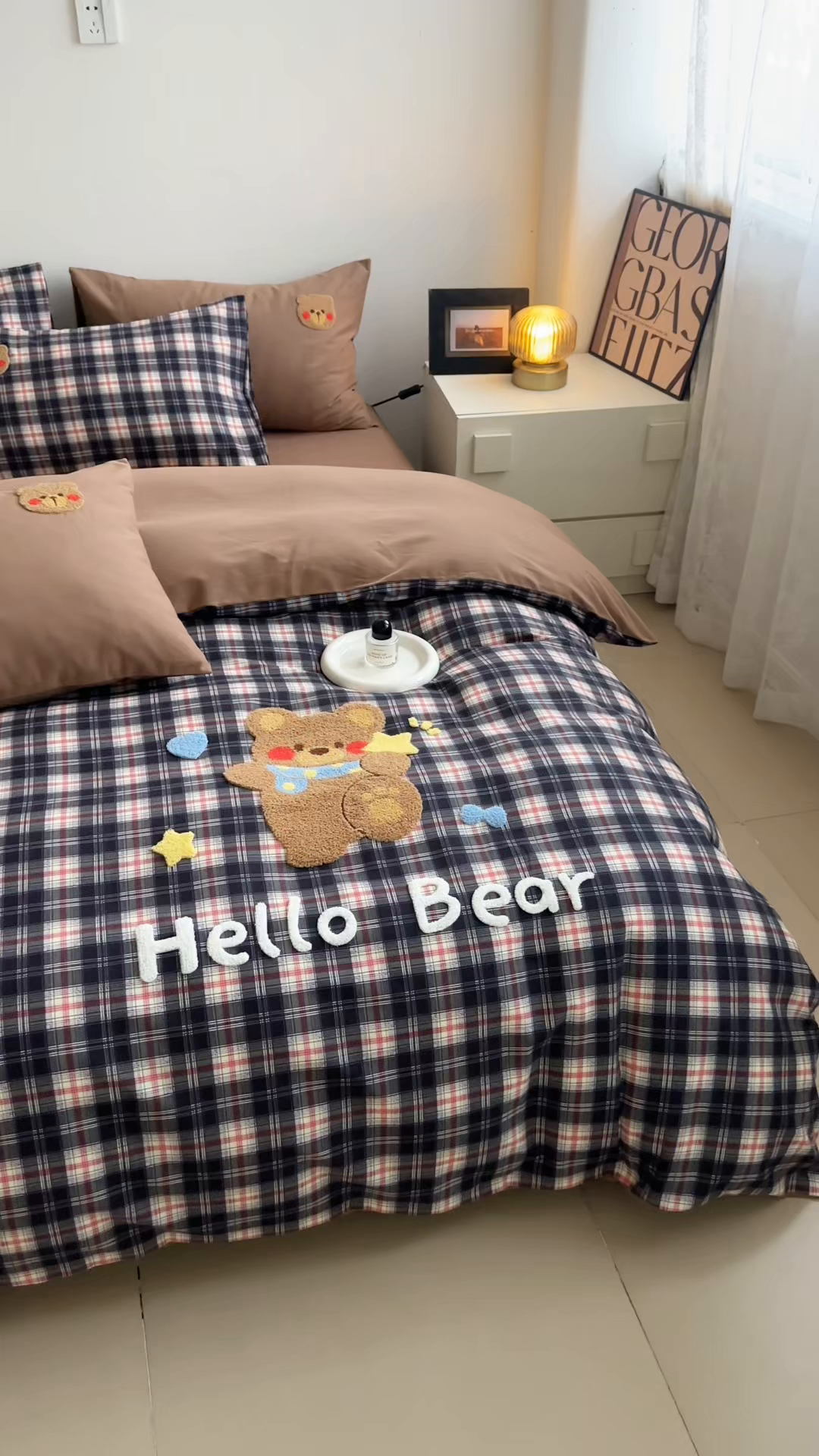 91家纺网 家纺一手货源 找家纺 如意朵 2025新款全棉纯棉磨毛绣花四件套-风格一 摘星熊