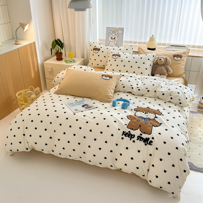 91家纺网 家纺一手货源 找家纺 如意朵 2025新款全棉纯棉小清新印花加绣花四件套 星愿狗