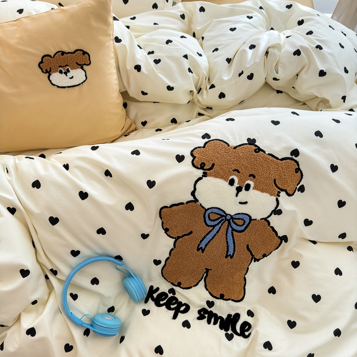 91家纺网 家纺一手货源 找家纺 如意朵 2025新款全棉纯棉小清新印花加绣花四件套 星愿狗