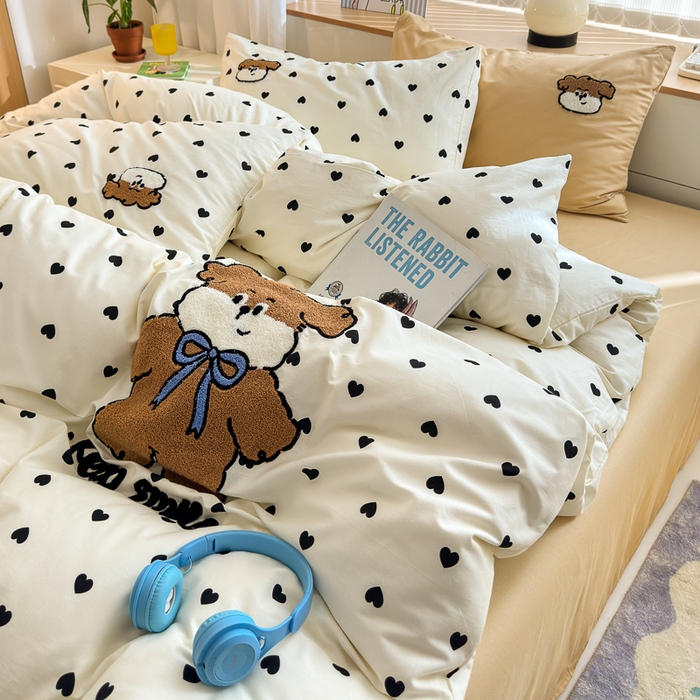 91家纺网 家纺一手货源 找家纺 如意朵 2025新款全棉纯棉小清新印花加绣花四件套 星愿狗