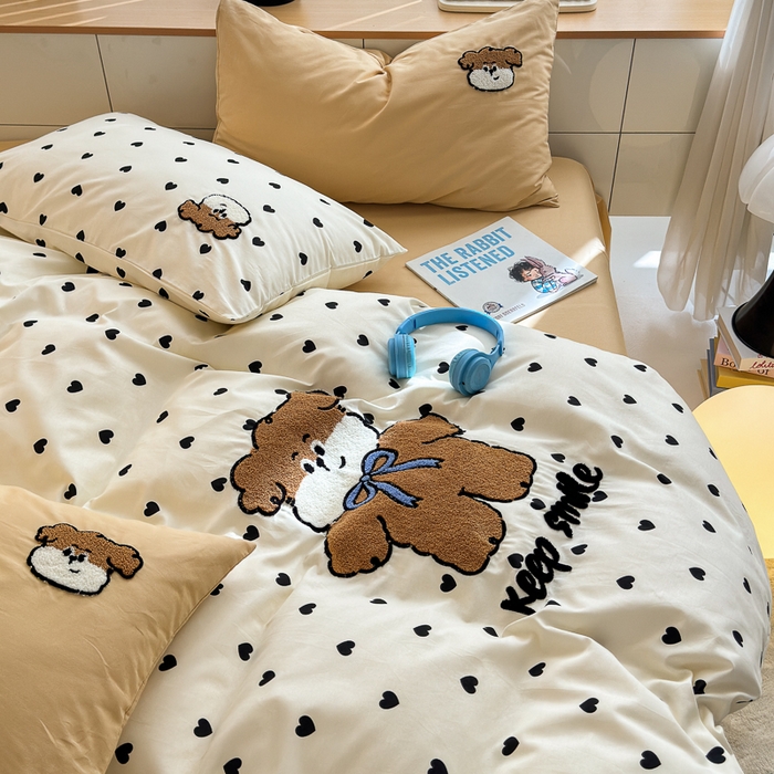 91家纺网 家纺一手货源 找家纺 如意朵 2025新款全棉纯棉小清新印花加绣花四件套 星愿狗