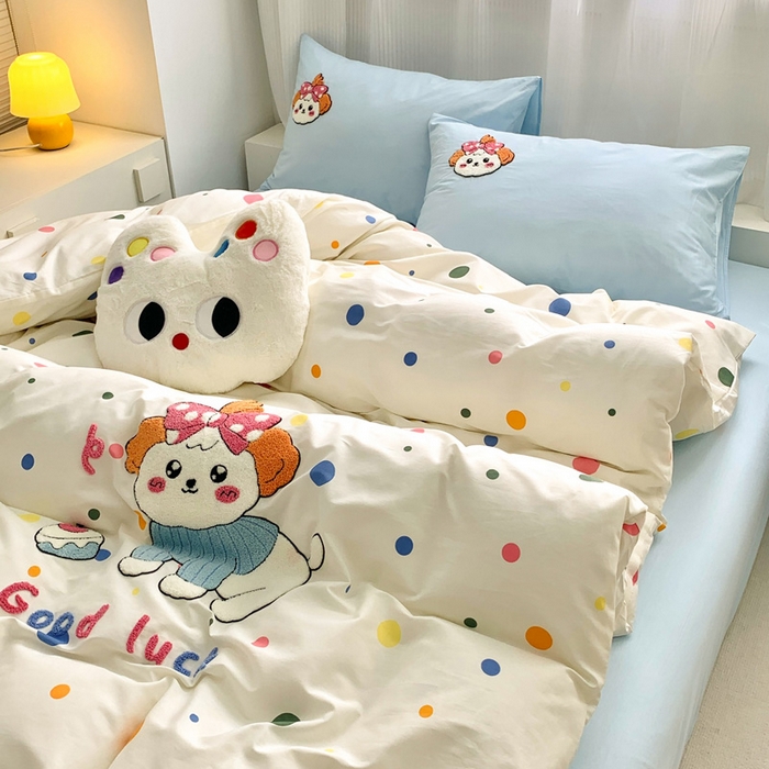 91家纺网 家纺一手货源 找家纺 如意朵 2025新款全棉纯棉小清新印花加绣花四件套 蜜糖狗