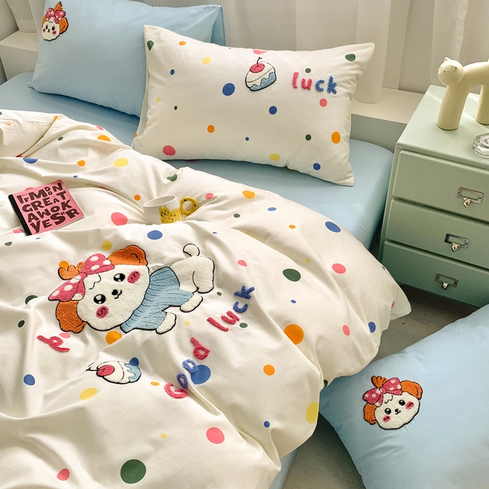 91家纺网 家纺一手货源 找家纺 如意朵 2025新款全棉纯棉小清新印花加绣花四件套 蜜糖狗