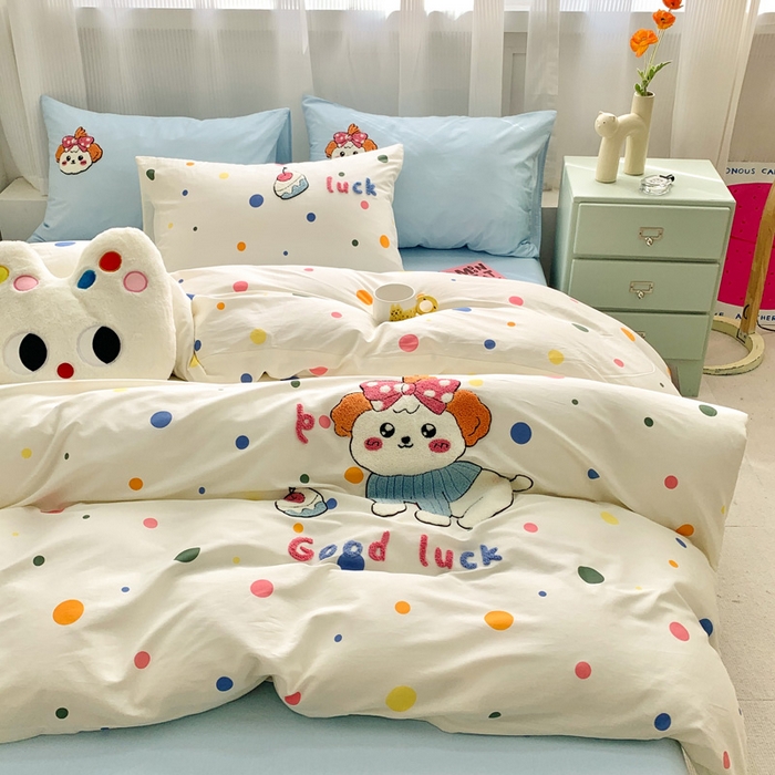 91家纺网 家纺一手货源 找家纺 如意朵 2025新款全棉纯棉小清新印花加绣花四件套 蜜糖狗