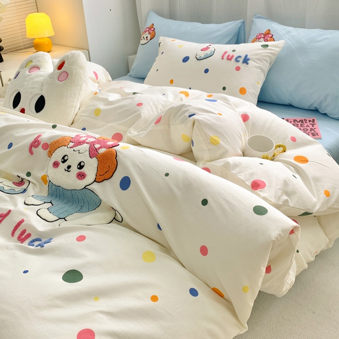 91家纺网 家纺一手货源 找家纺 如意朵 2025新款全棉纯棉小清新印花加绣花四件套 蜜糖狗