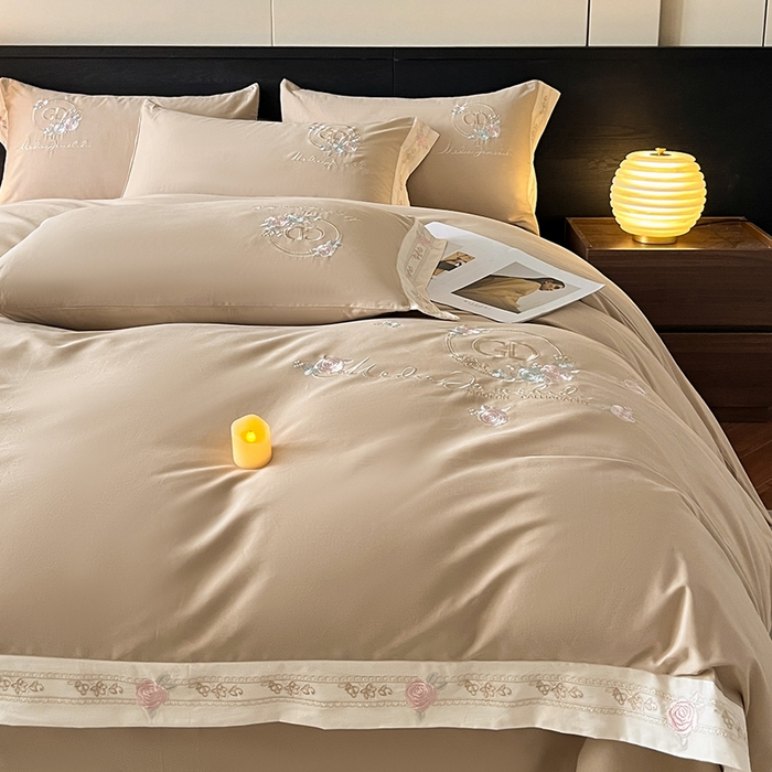 91家纺网 家纺一手货源 找家纺 小叮当家纺仓储工厂店 2025新款(买家秀不断货)亲肤A类全棉纯棉长绒棉全棉纯棉磨毛四件套-斯嘉丽系列 斯嘉丽-香槟金