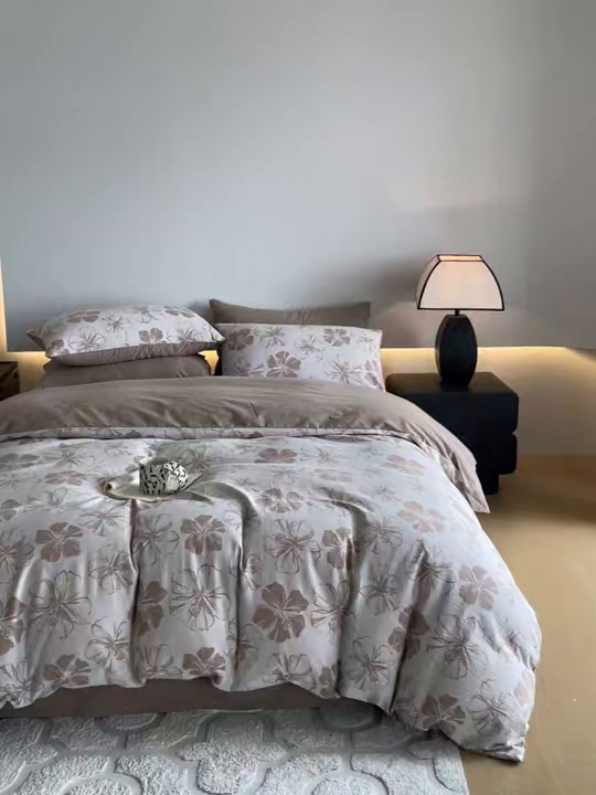 91家纺网 家纺一手货源 找家纺 小叮当家纺仓储工厂店 2025新款(买家秀 不断货)A类亲肤全棉纯棉色织大提花磨毛四件套床单床笠-花漾 繁花寄语-咖