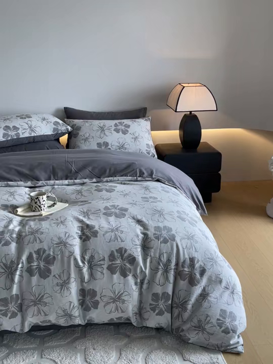 91家纺网 家纺一手货源 找家纺 小叮当家纺仓储工厂店 2025新款(买家秀 不断货)A类亲肤全棉纯棉色织大提花磨毛四件套床单床笠-花漾 繁花寄语-灰