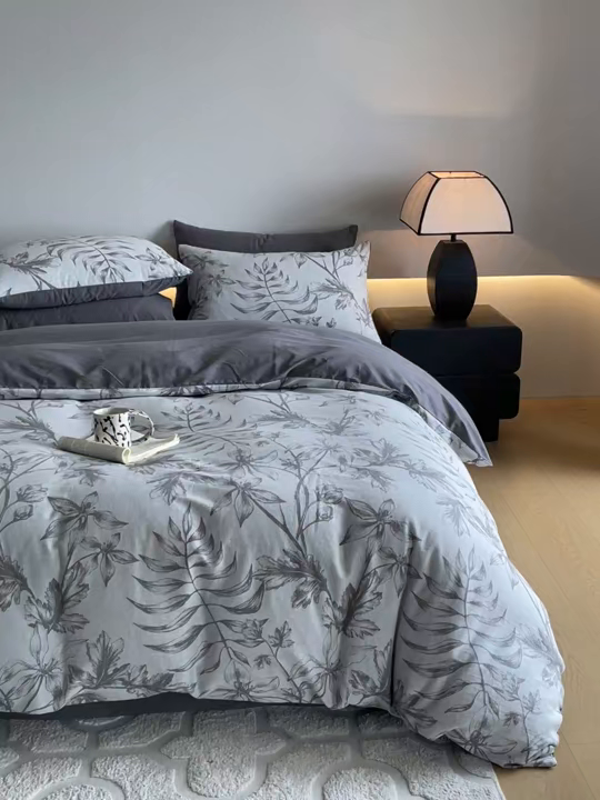 91家纺网 家纺一手货源 找家纺 小叮当家纺仓储工厂店 2025新款(买家秀 不断货)A类亲肤全棉纯棉色织大提花磨毛四件套床单床笠-花漾 花间入梦-灰