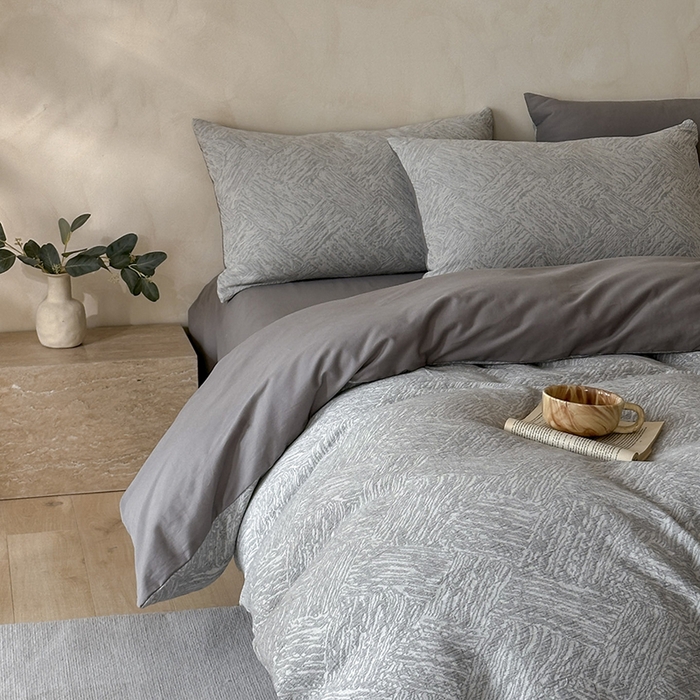 91家纺网 家纺一手货源 找家纺 小叮当家纺仓储工厂店 2025新款(买家秀 不断货)亲肤A类母婴级全棉纯棉三层纱色织提花磨毛四件套素影 素影-本色-灰