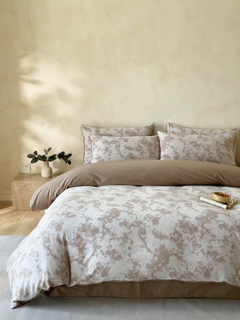 91家纺网 家纺一手货源 找家纺 小叮当家纺仓储工厂店 2025新款(买家秀 不断货)亲肤A类母婴级全棉纯棉三层纱色织提花磨毛四件套素影 素影-静谧-咖