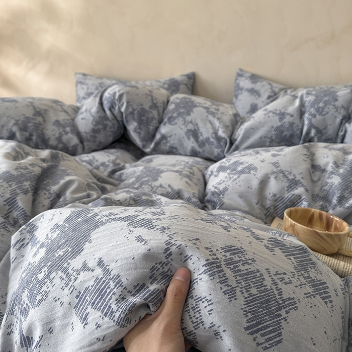 91家纺网 家纺一手货源 找家纺 小叮当家纺仓储工厂店 2025新款(买家秀 不断货)亲肤A类母婴级全棉纯棉三层纱色织提花磨毛四件套素影 素影-静谧-蓝