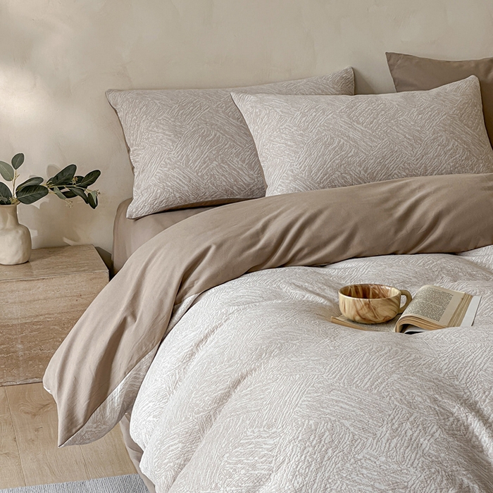 91家纺网 家纺一手货源 找家纺 小叮当家纺仓储工厂店 2025新款(买家秀 不断货)亲肤A类母婴级全棉纯棉三层纱色织提花磨毛四件套素影 素影-本色-米咖