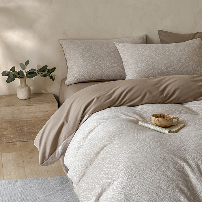 91家纺网 家纺一手货源 找家纺 小叮当家纺仓储工厂店 2025新款(买家秀 不断货)亲肤A类母婴级全棉纯棉三层纱色织提花磨毛四件套素影 素影-本色-米咖