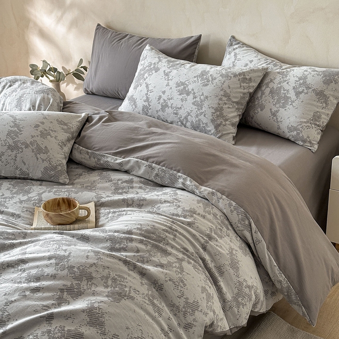 91家纺网 家纺一手货源 找家纺 小叮当家纺仓储工厂店 2025新款(买家秀 不断货)亲肤A类母婴级全棉纯棉三层纱色织提花磨毛四件套素影 素影-静谧-灰