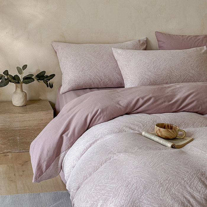 91家纺网 家纺一手货源 找家纺 小叮当家纺仓储工厂店 2025新款(买家秀 不断货)亲肤A类母婴级全棉纯棉三层纱色织提花磨毛四件套素影 素影-本色-粉